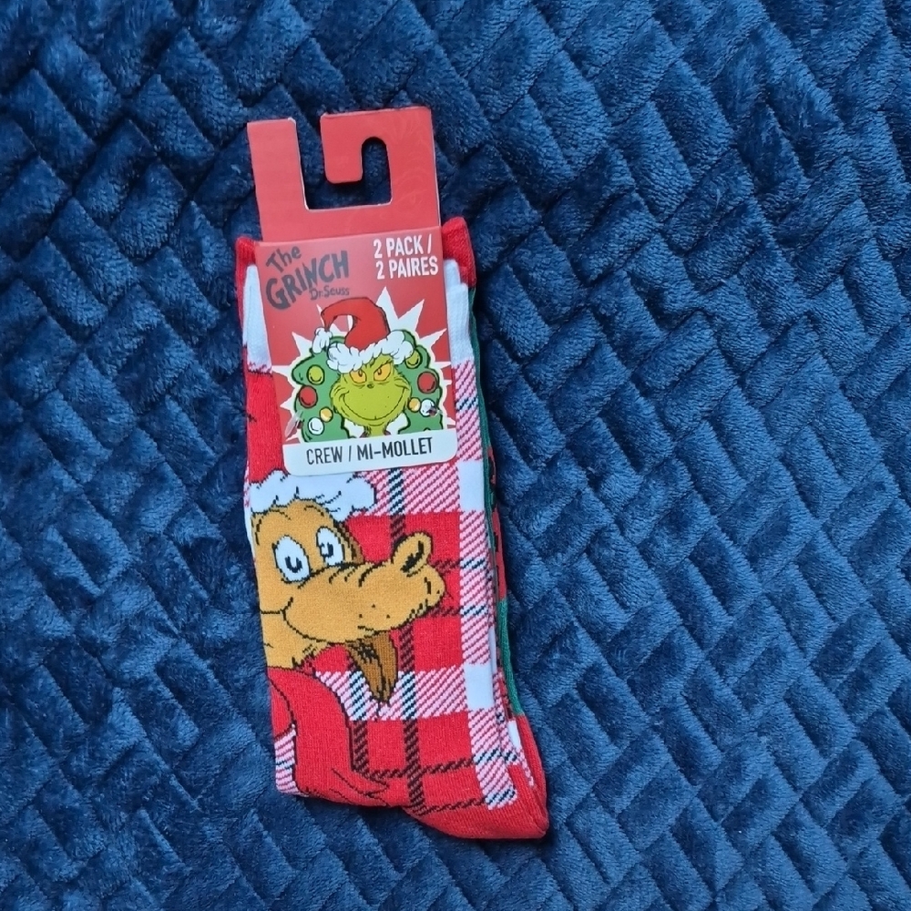 The Grinch 2 Pack Of Crew Socks With Max & The Grinch NWT!